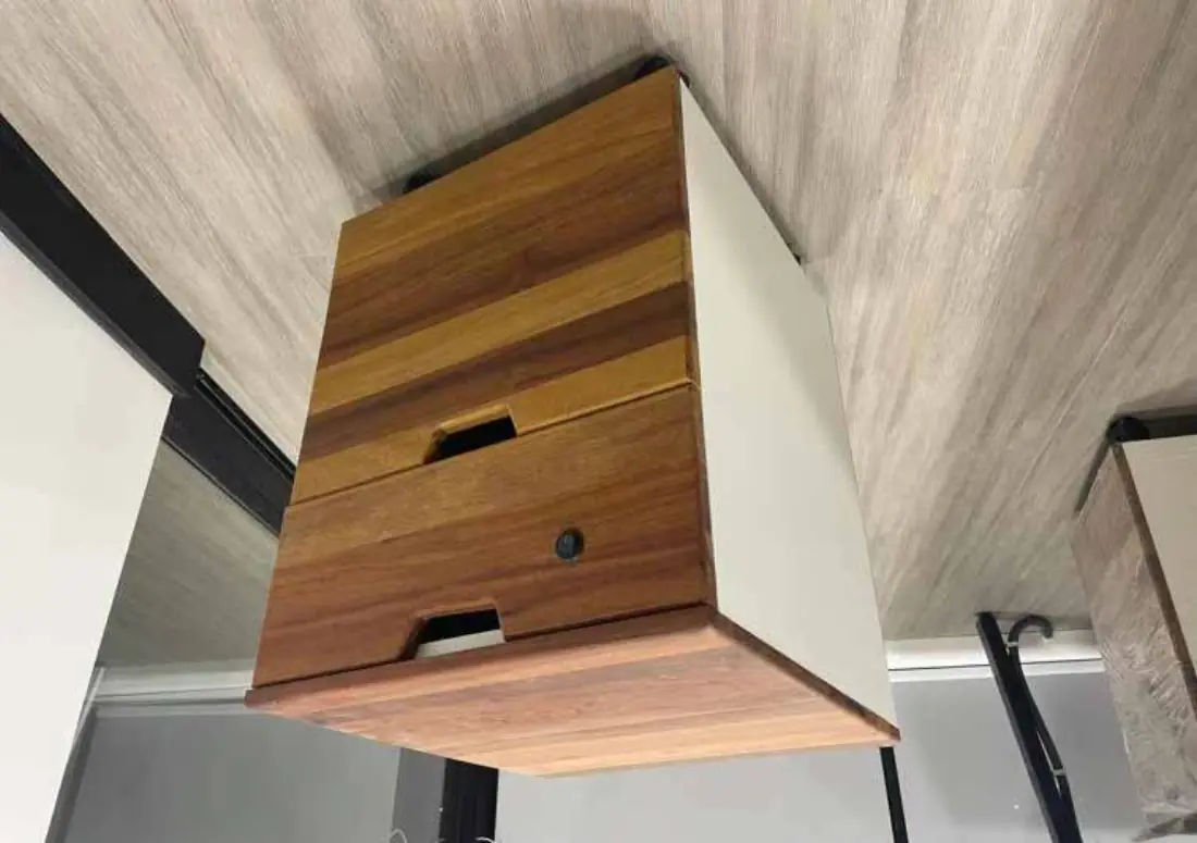 Cajonera de madera revalorizada